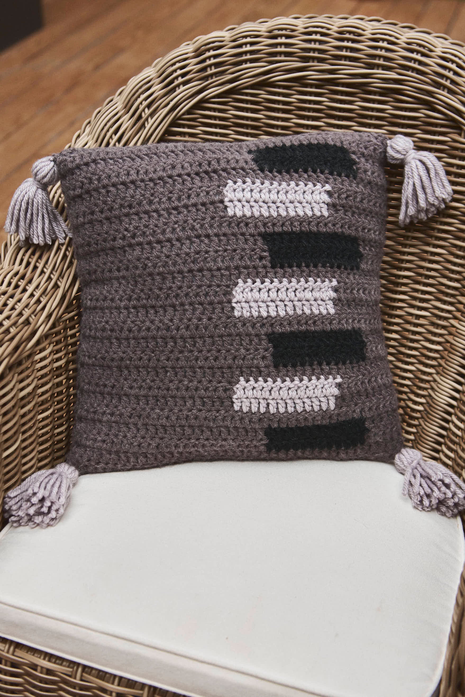 Sliding Doors Throw Pillow Cushion Crochet Pattern