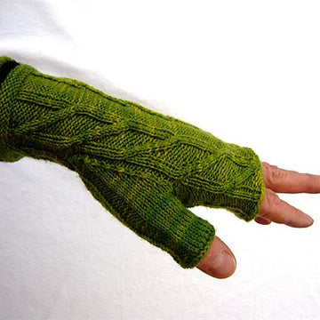 Fia (tip-to-cuff mitt)