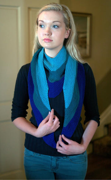 Triangle Scarf in Plymouth DK Merino Superwash - F575 - PDF