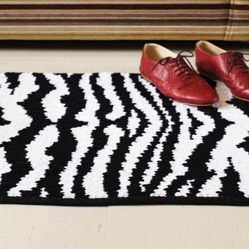 Debbie Bliss Zebra Rug Knitting Pattern