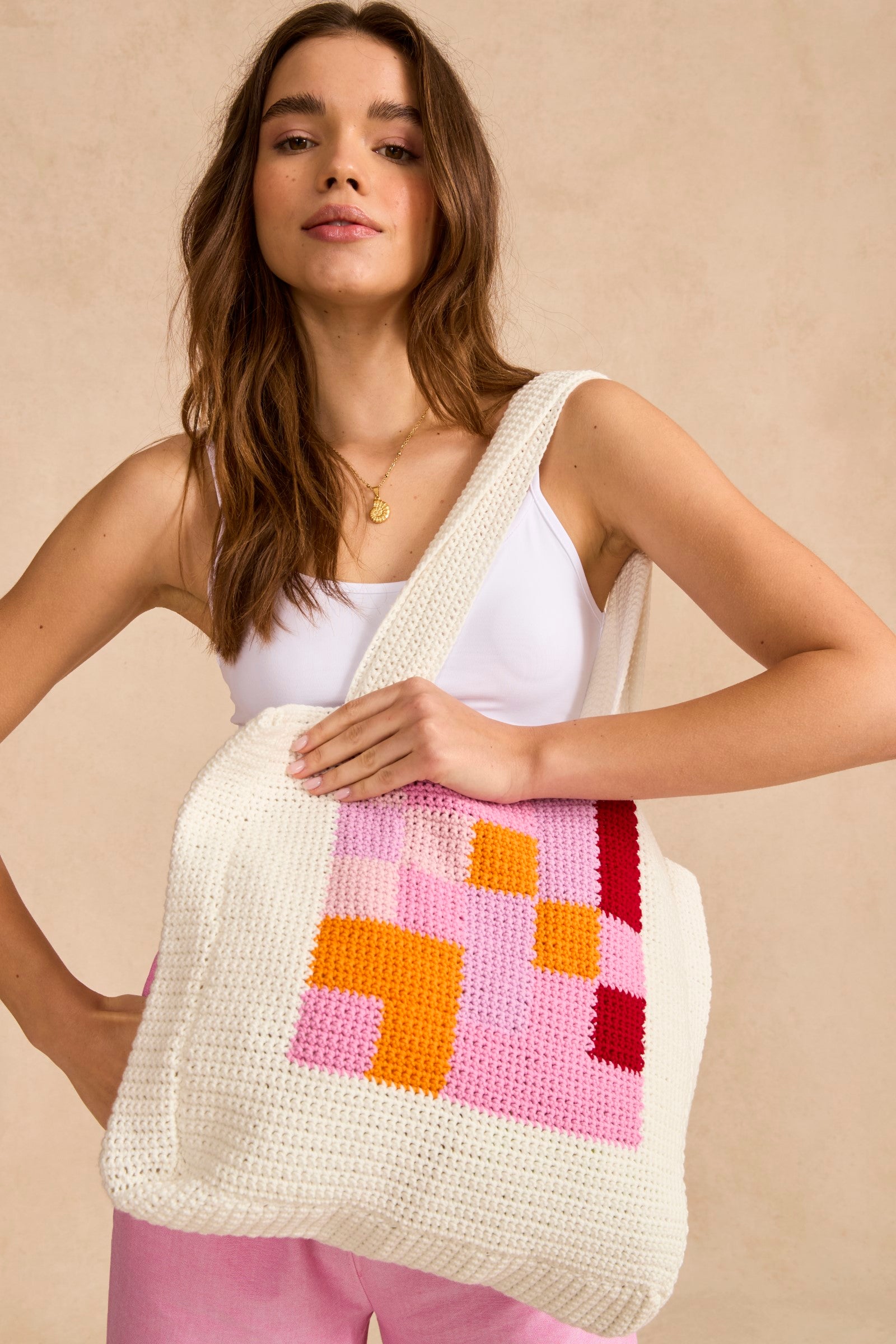 Sirdar AllÃ¢â‚¬â„¢s Square In Love And Totes Bag Crochet Pattern