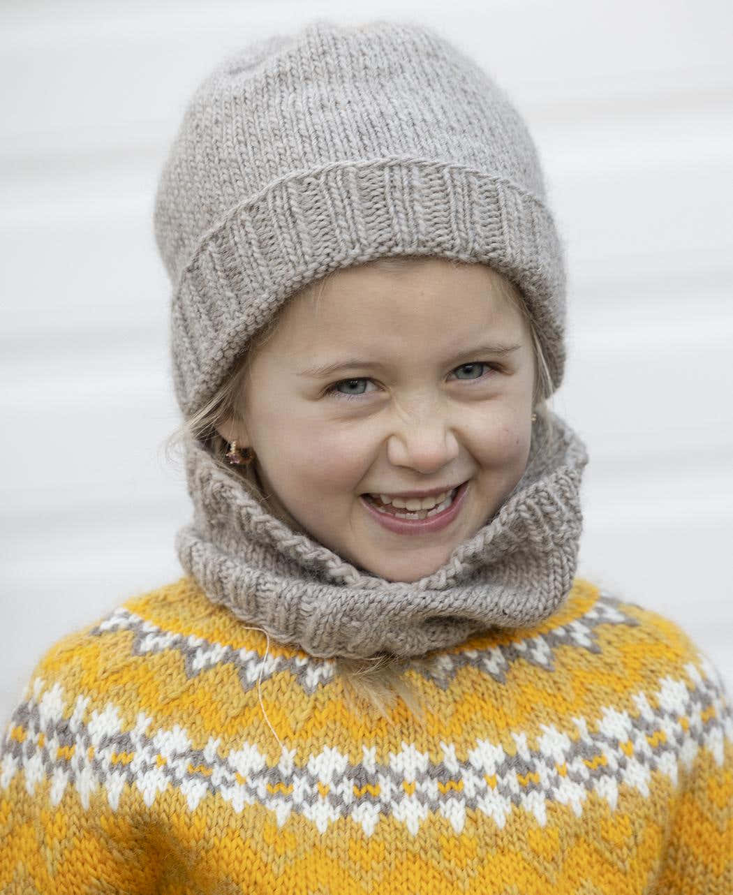 Tundra Hat And Neck Warmer in Viking Garn Viking Wool