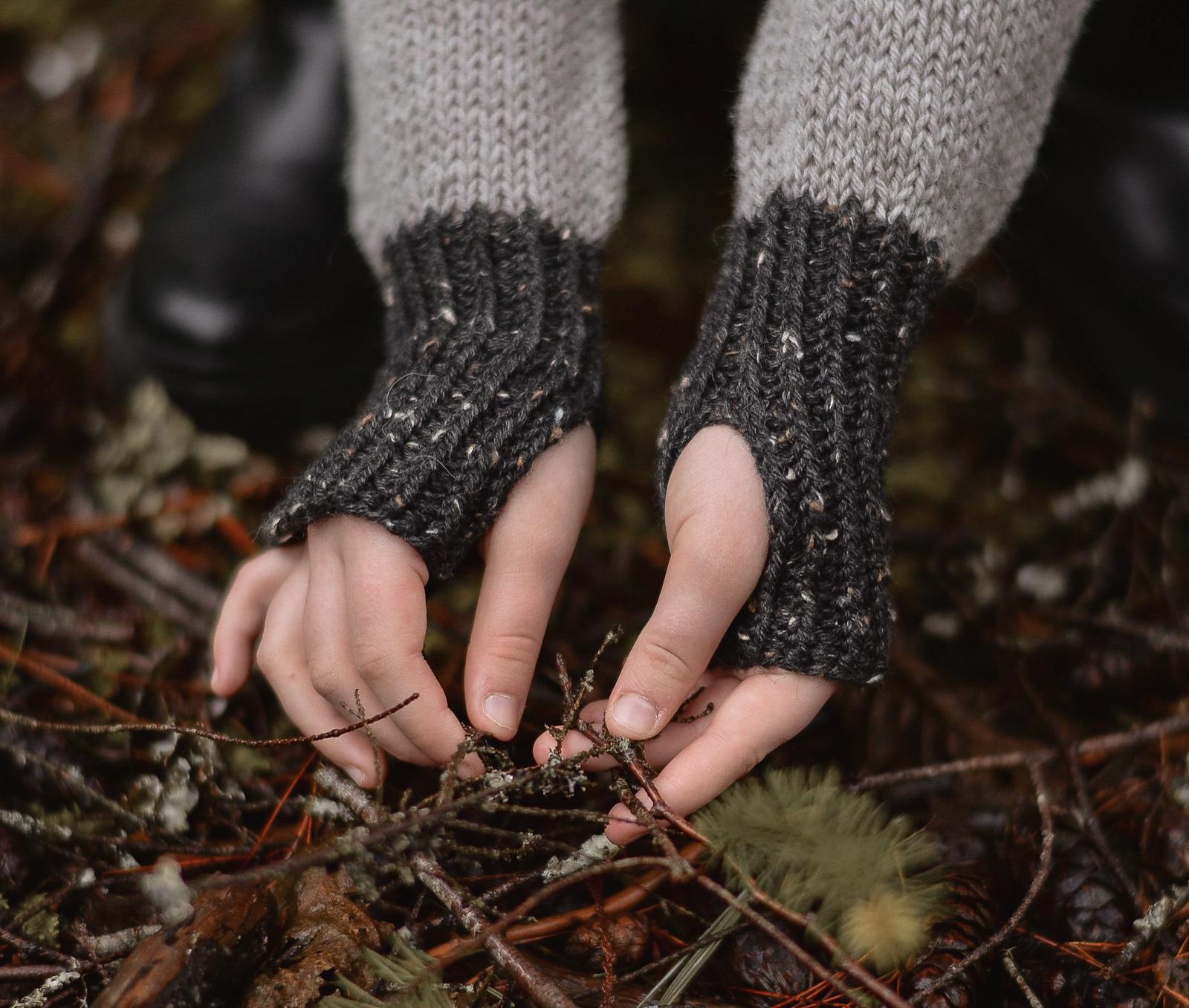 Wolvin Sweater