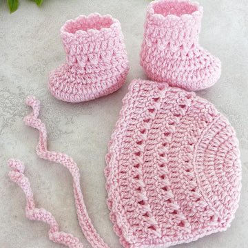 Elegant Bonnet Set