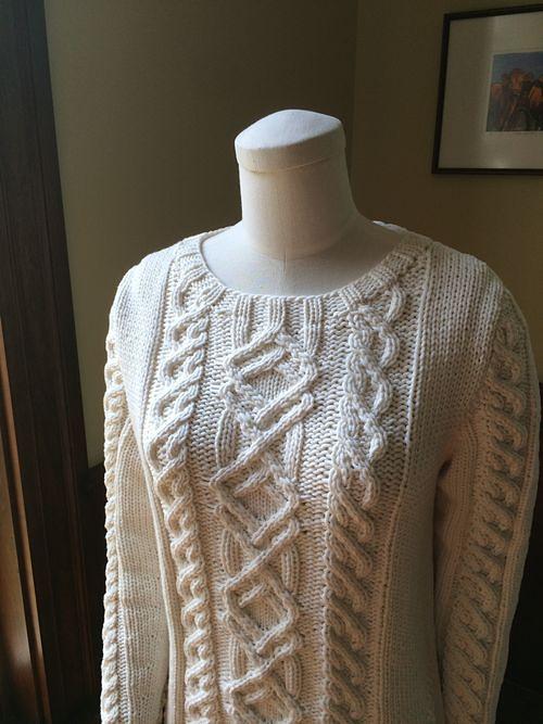 Lariana Cabled Pullover