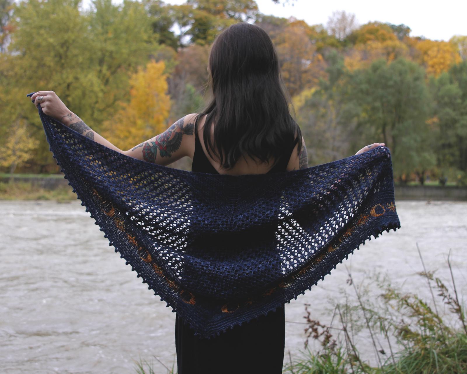 Widdershins Shawl