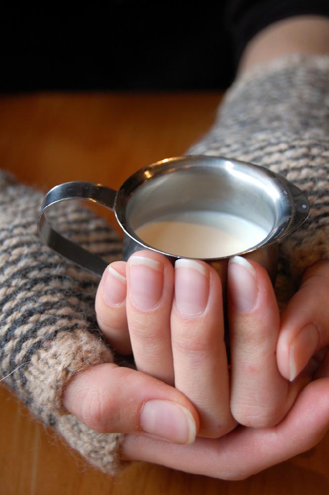 Earl grey mitts