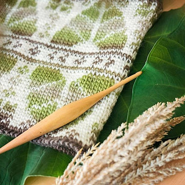 Monstera Crochet Cowl