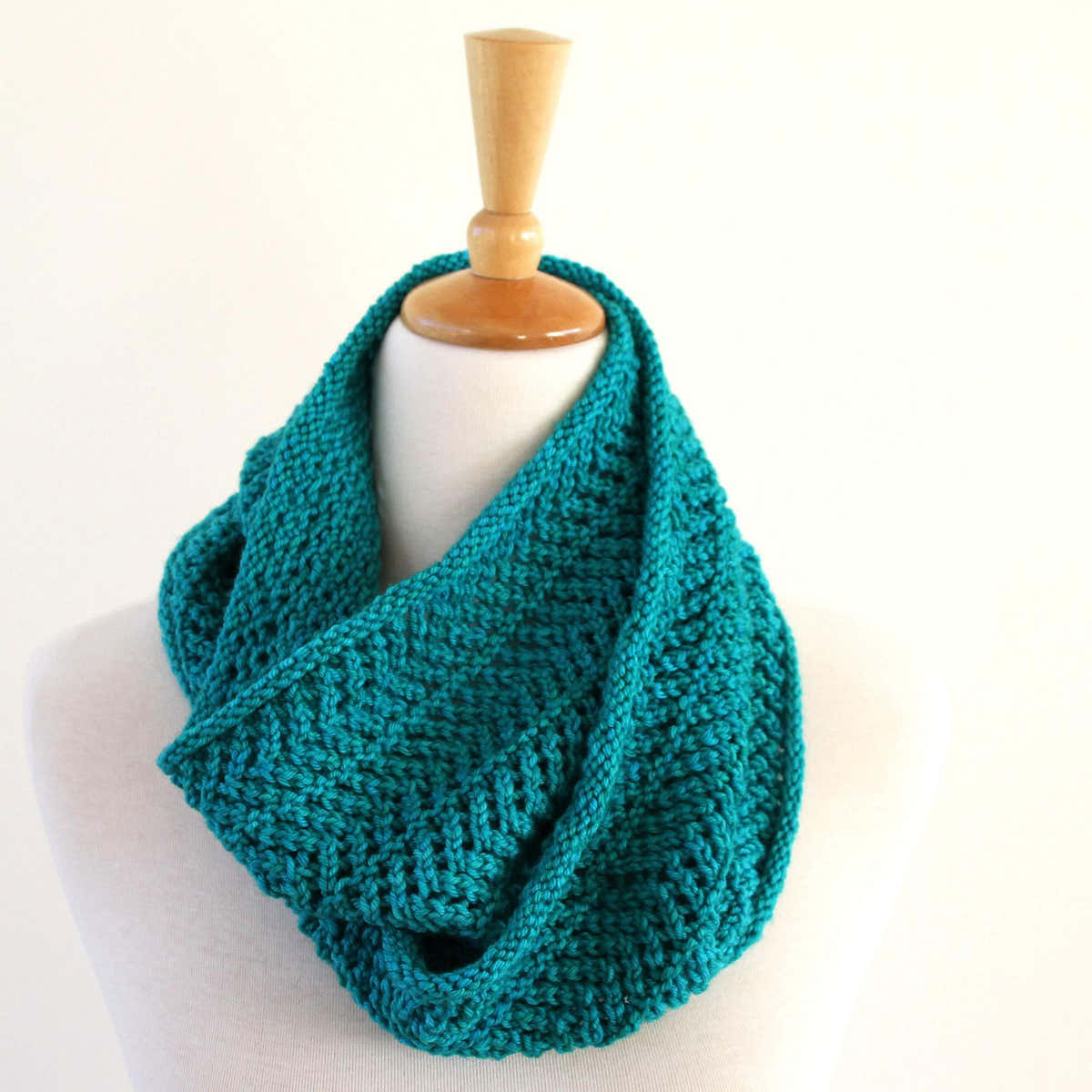 Zaggy Cowl