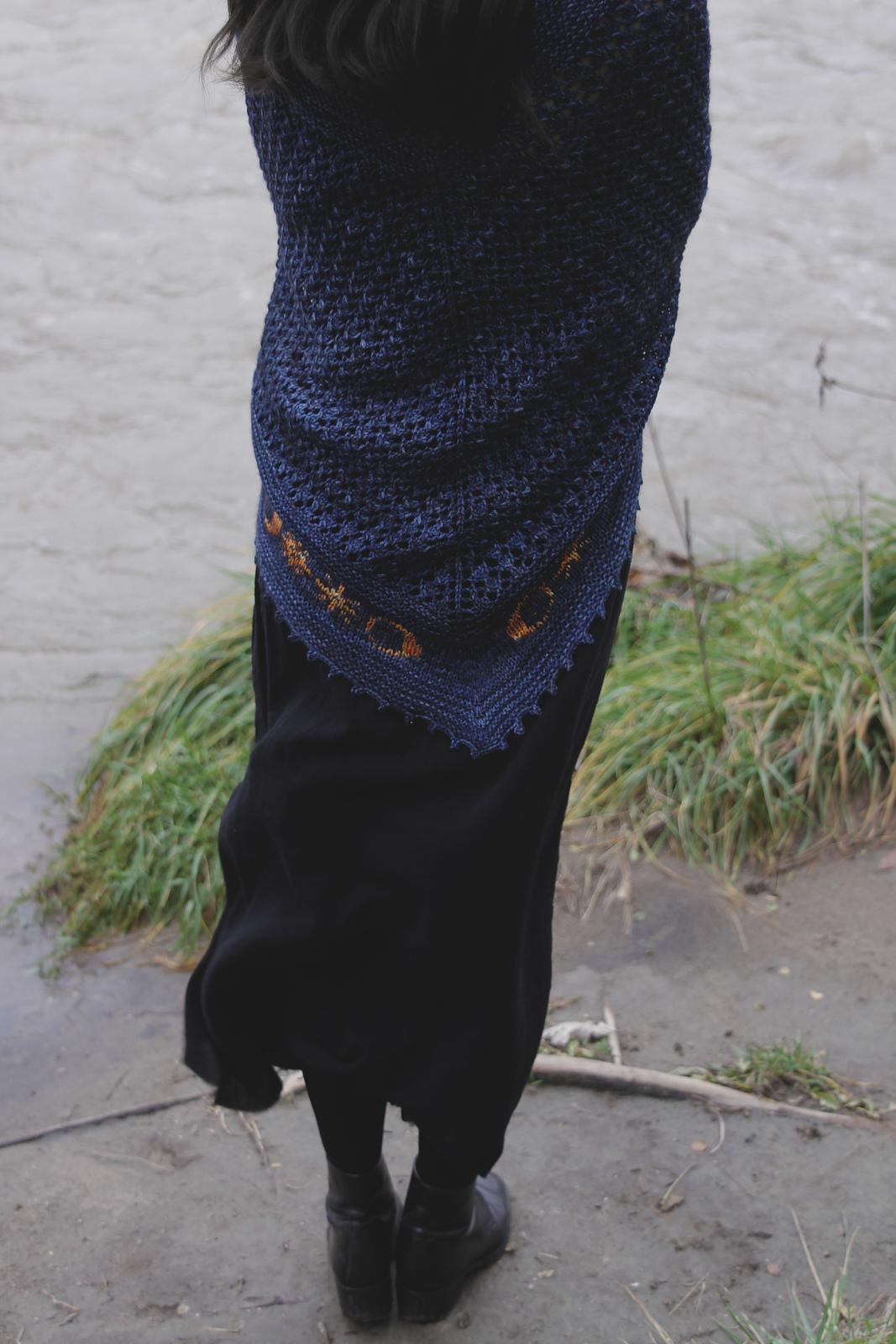 Widdershins Shawl