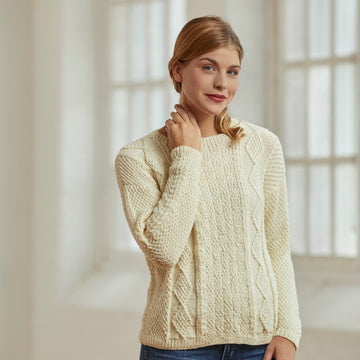 Tahki Yarns Woolf Pullover Knitting Pattern