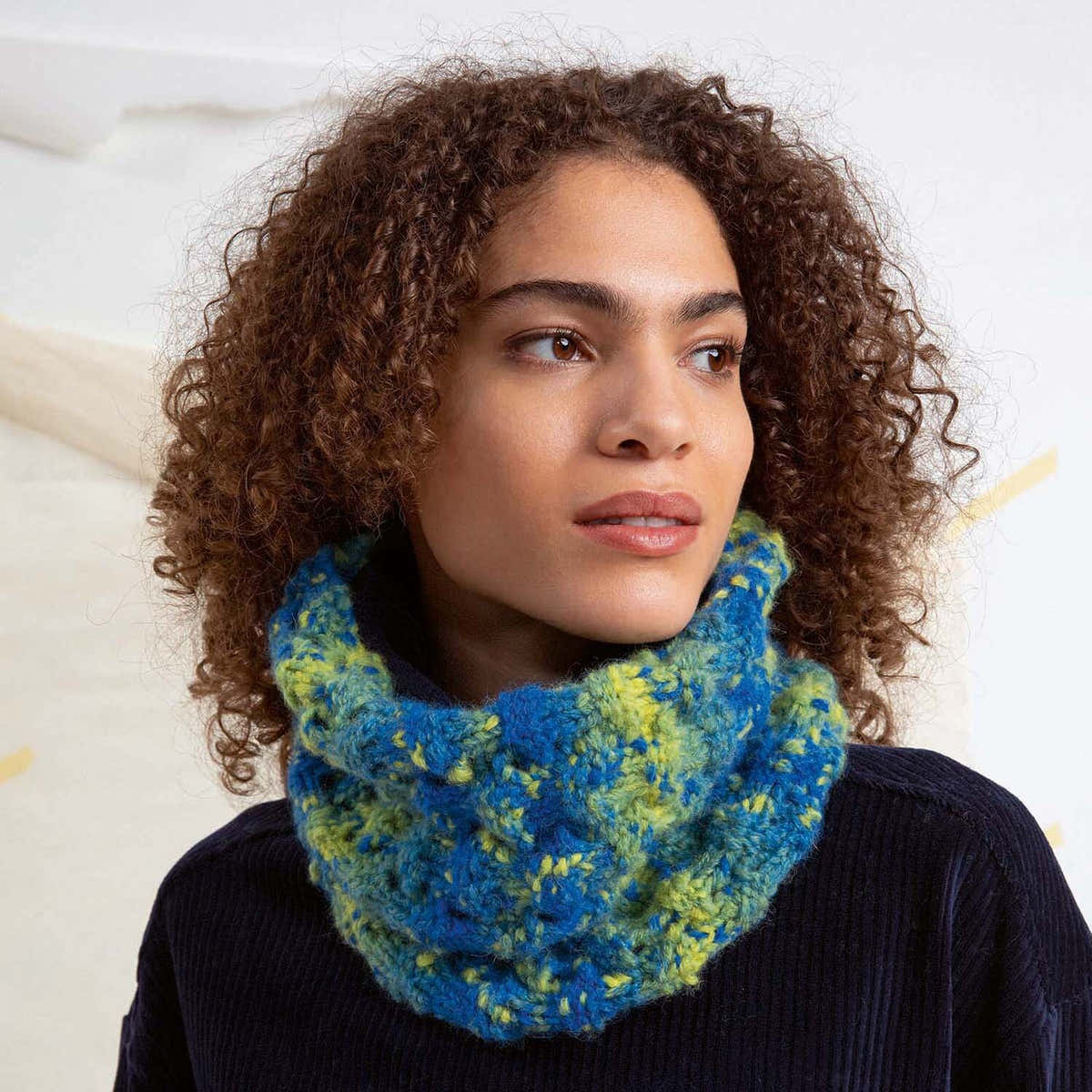 Lang PTO43-04 Cowl Knitting Pattern