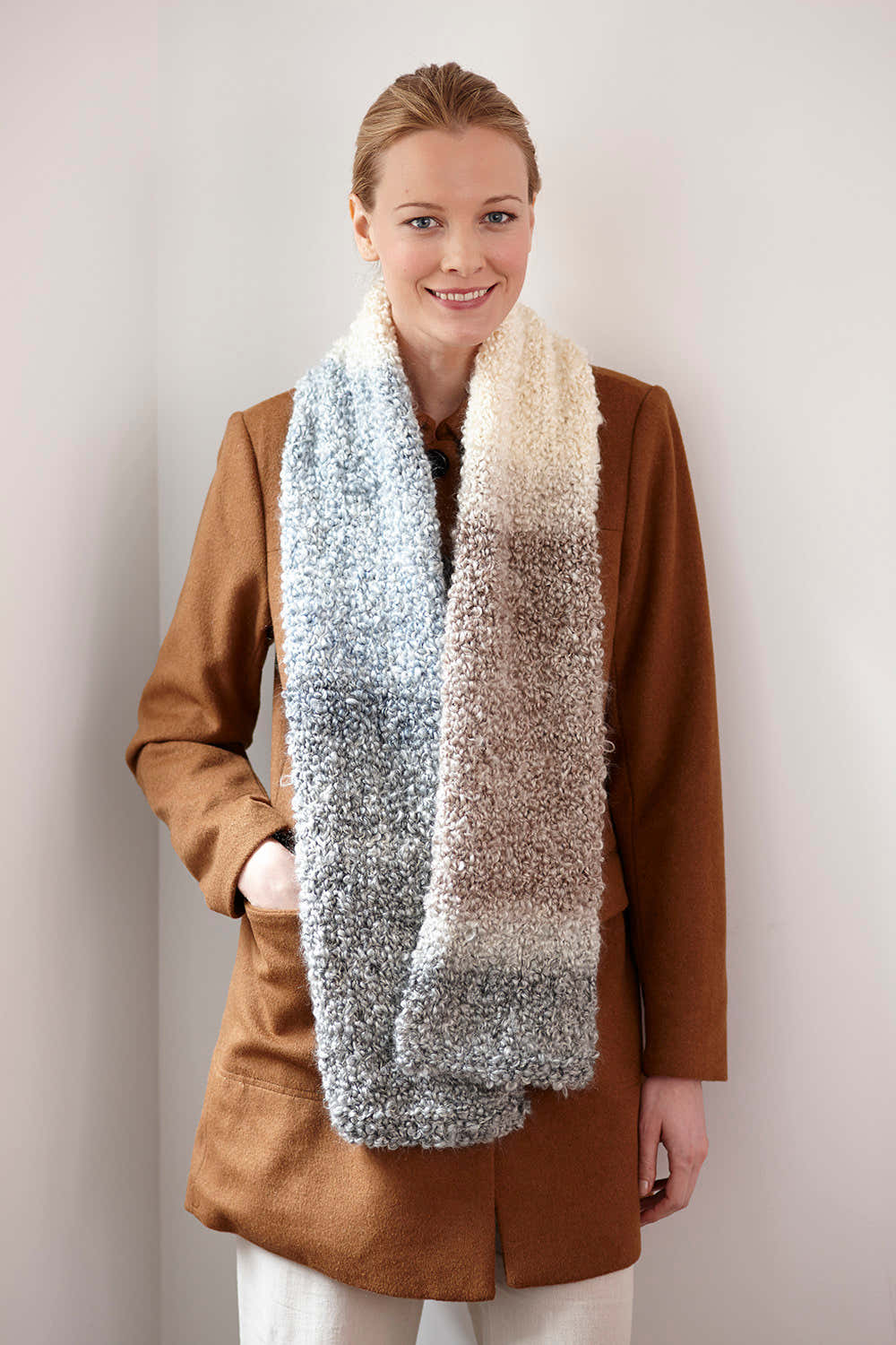 Simple One Ball ScarfÃ‚Â in Lion Brand Homespun Thick & Quick - L30125F
