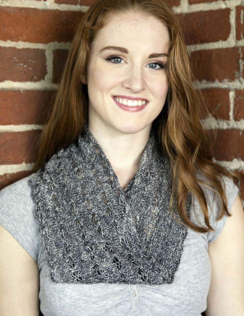 Flower Stitch Cowl in Plymouth Yarn Nettle Grove - F690 - PDF