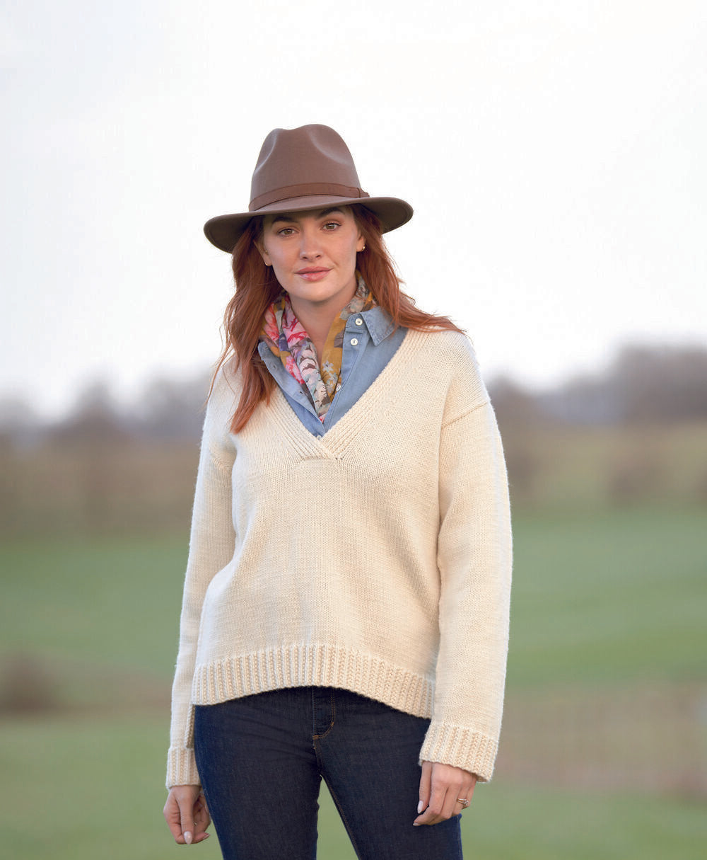 Woodlark in Rowan Pebble Island - ZB345-00009-ENP - PDF