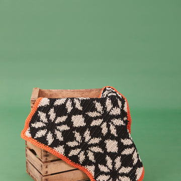 Paintbox Yarns Monochrome Burst Mat PDF (Free)