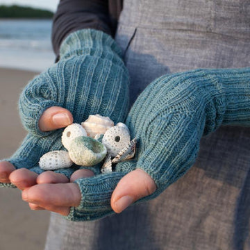 Ribbed Finger-ish Gloves