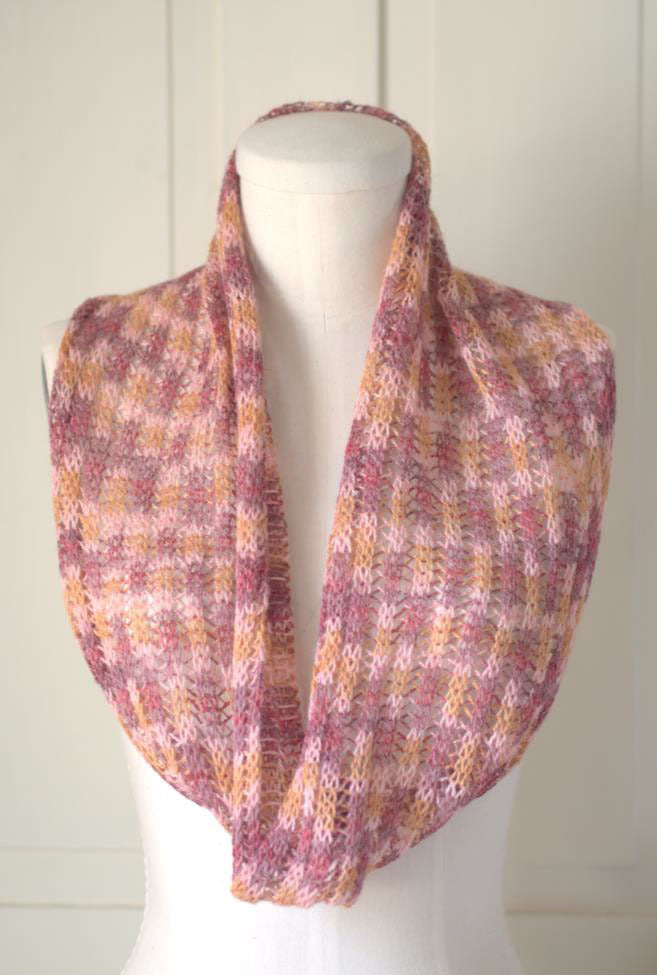 Mock Rib Cowl in Plymouth Yarn Linaza Hand Dyed - f732 - PDF