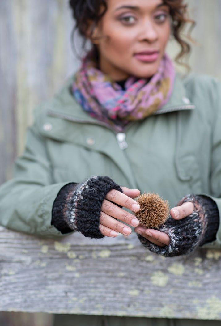Yue Mittens Knitting Pattern