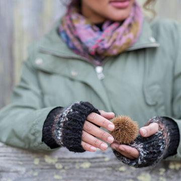 Yue Mittens Knitting Pattern