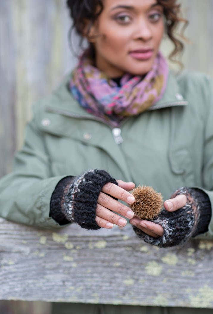 Yue Mittens Knitting Pattern