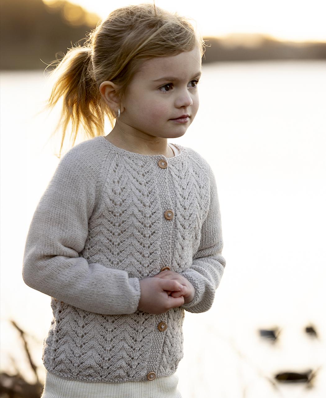 Myrtel Cardigan in Viking of Norway Alpaca Liten Storm PDF