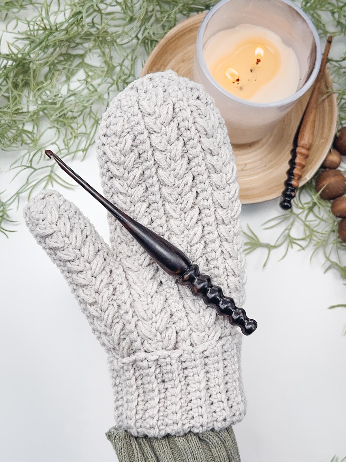 Winter Wheat Flat Mittens