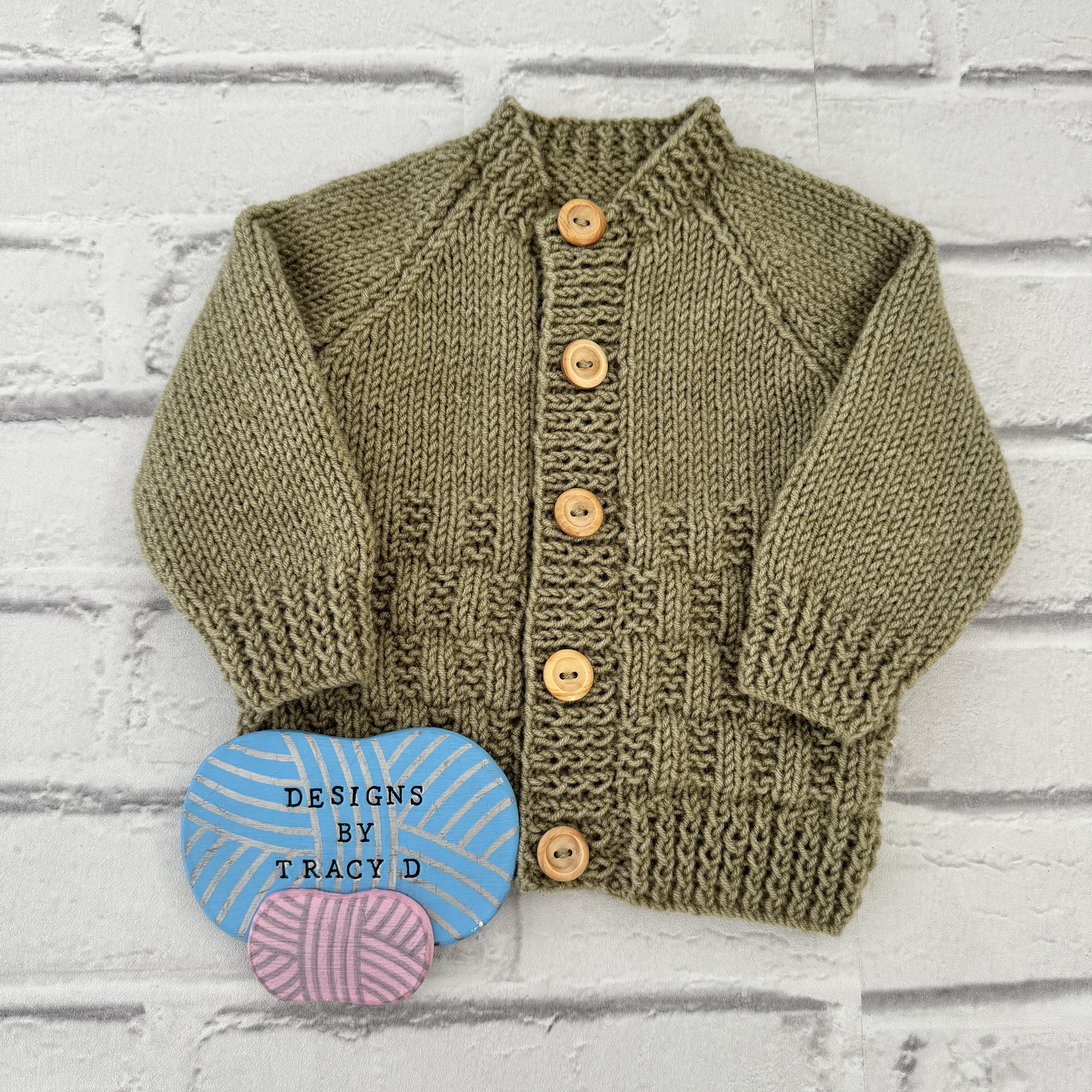 Tuck Baby Cardigan 16" to 20" chest size. Approx 0-9mths