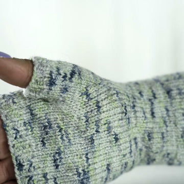 Cascade Yarns DK593 Everyday EZ Fingerless Mittens (Free)