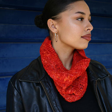 Pomme D'amour Cowl
