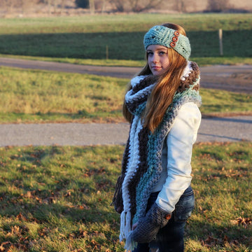Bulky & Wavy Fringed Scarf