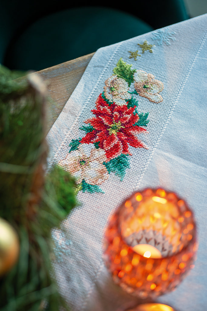 Vervaco Christmas Flowers Aida Tablecloth Cross Stitch kit