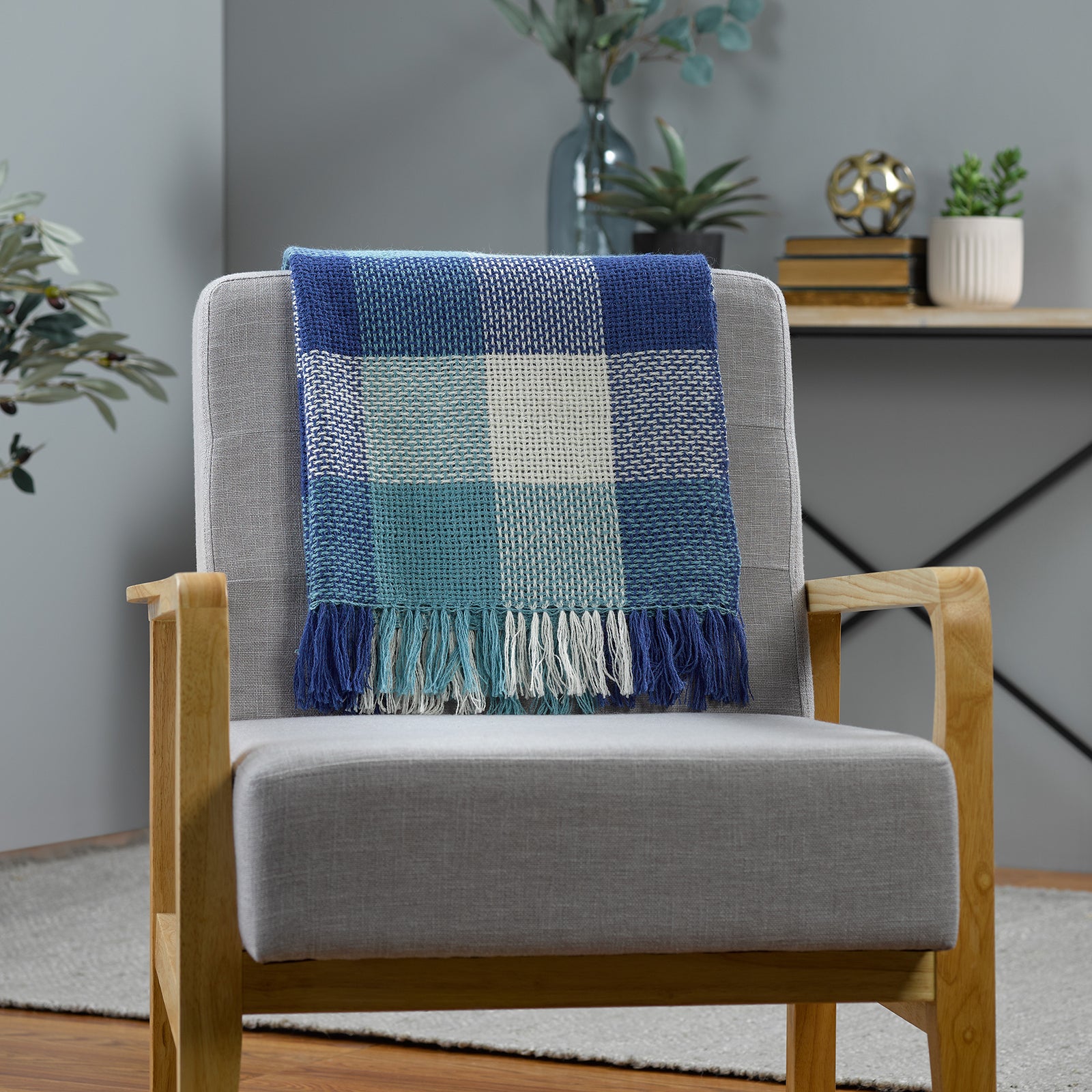 Valley Yarns #261 Buffalo Plaid Throw WIF