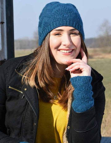 Borghild Hat & Wristlets in Juniper Moon Farm Fourteen - PDF