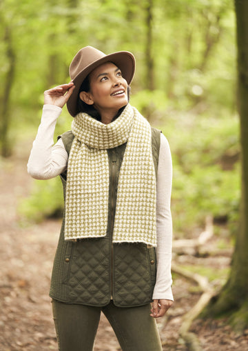 Houndstooth Scarf in Rowan Alpaca Classic PDF