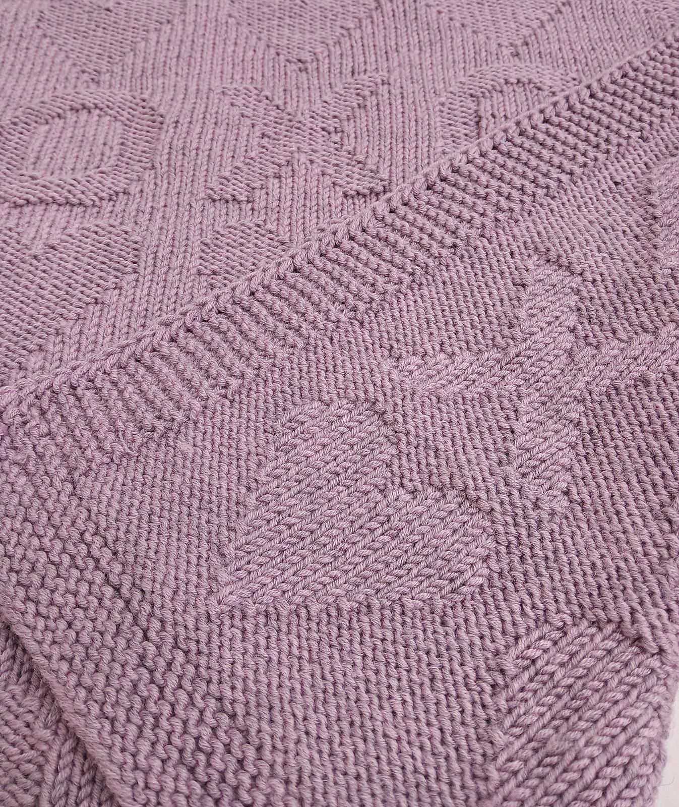 Hearts and hugs blanket