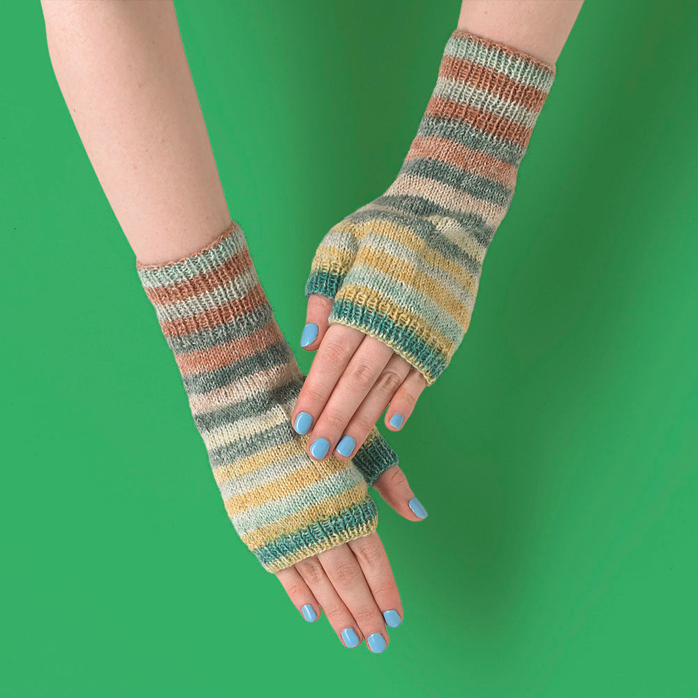 Paintbox Yarns Essential Fingerless Gloves PDF