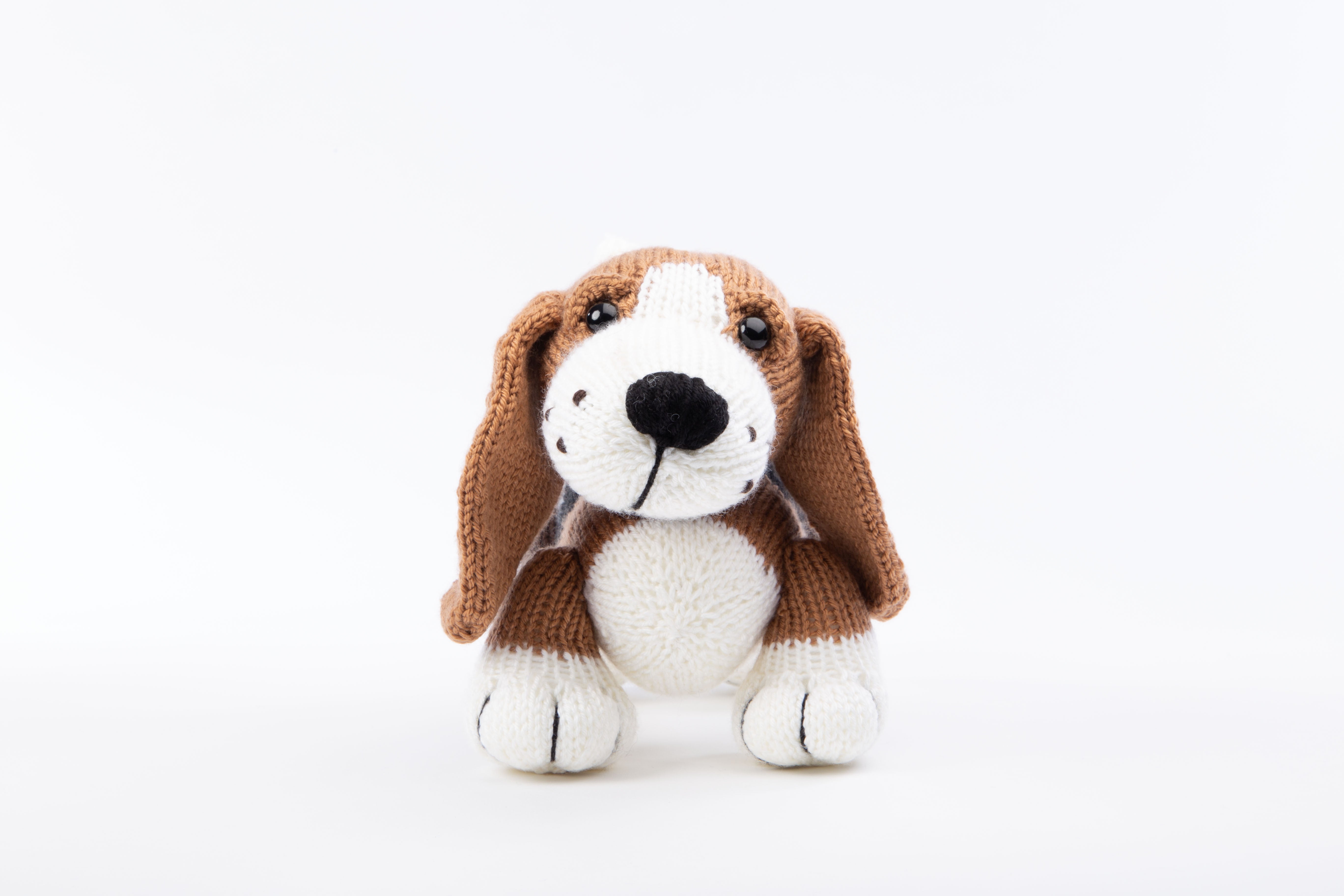 Deramores Herbie the Basset Hound Toy Knitting Pattern