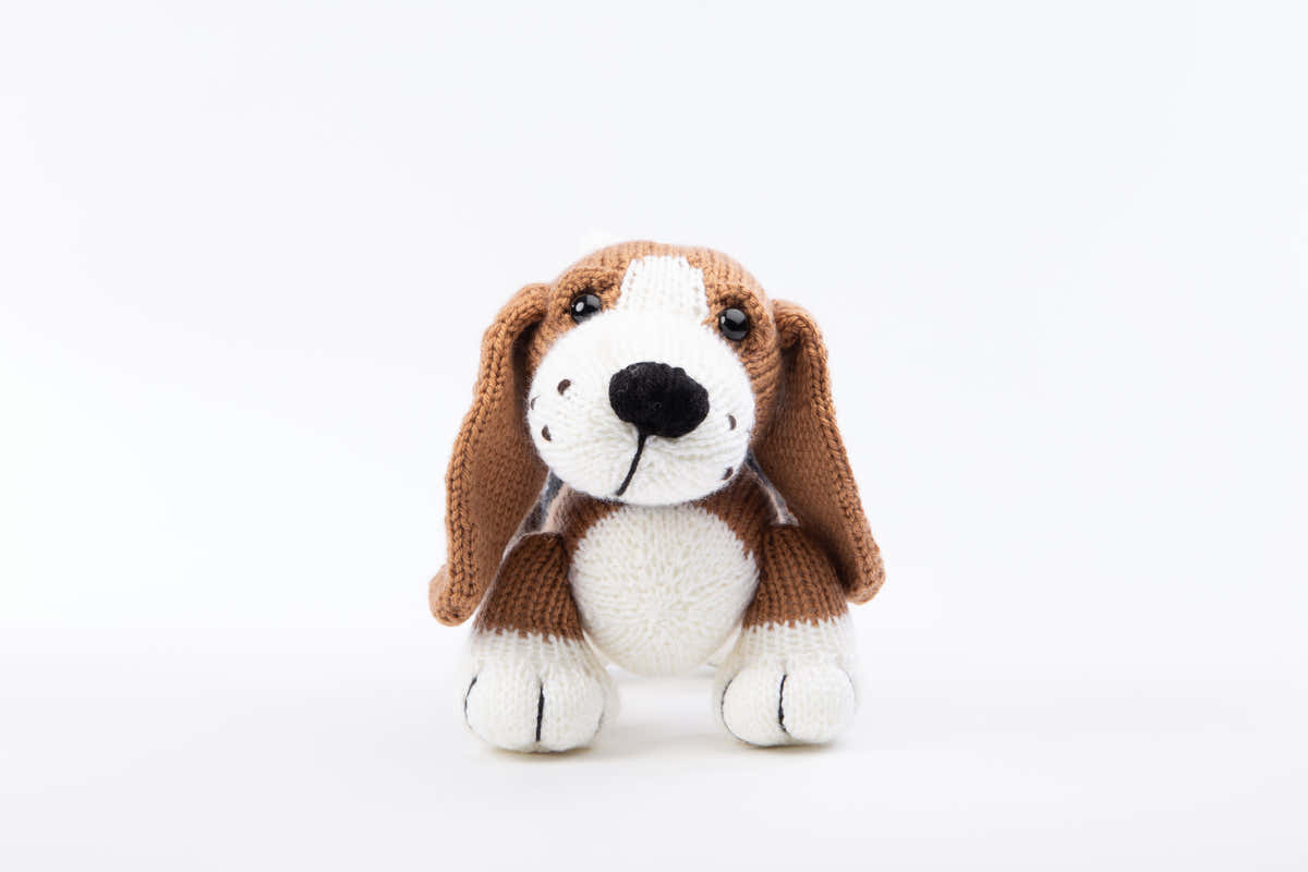 Deramores Herbie the Basset Hound Toy Knitting Pattern