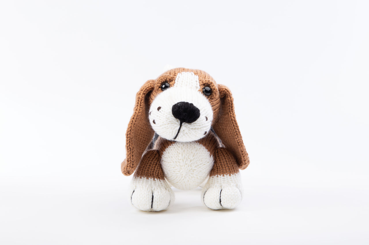 Deramores Herbie the Basset Hound Toy Knitting Pattern