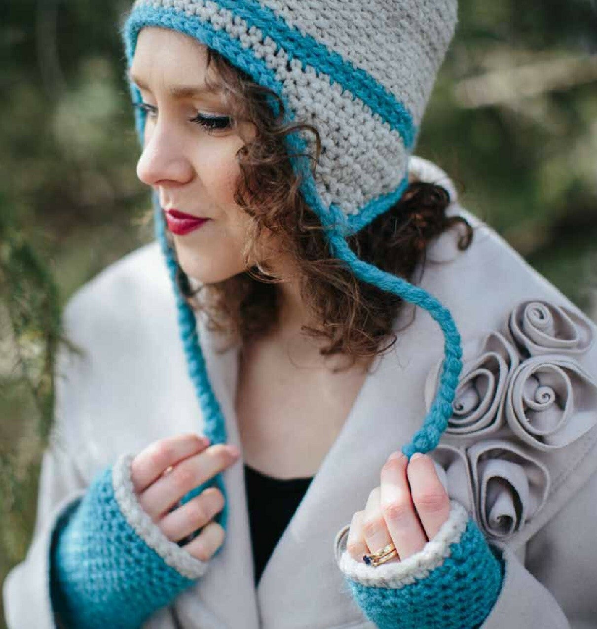 Solstice Sky Duo Hat & Fingerless Mitts in Juniper Moon Farm Stratus