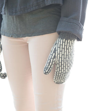 Lines Mittens