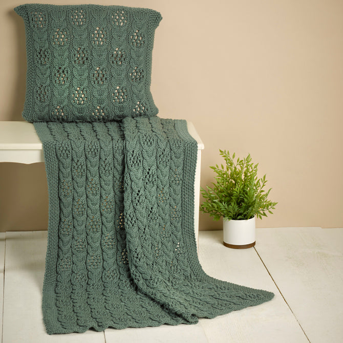 Valley Yarns Mistletoe Set Knitting Pattern