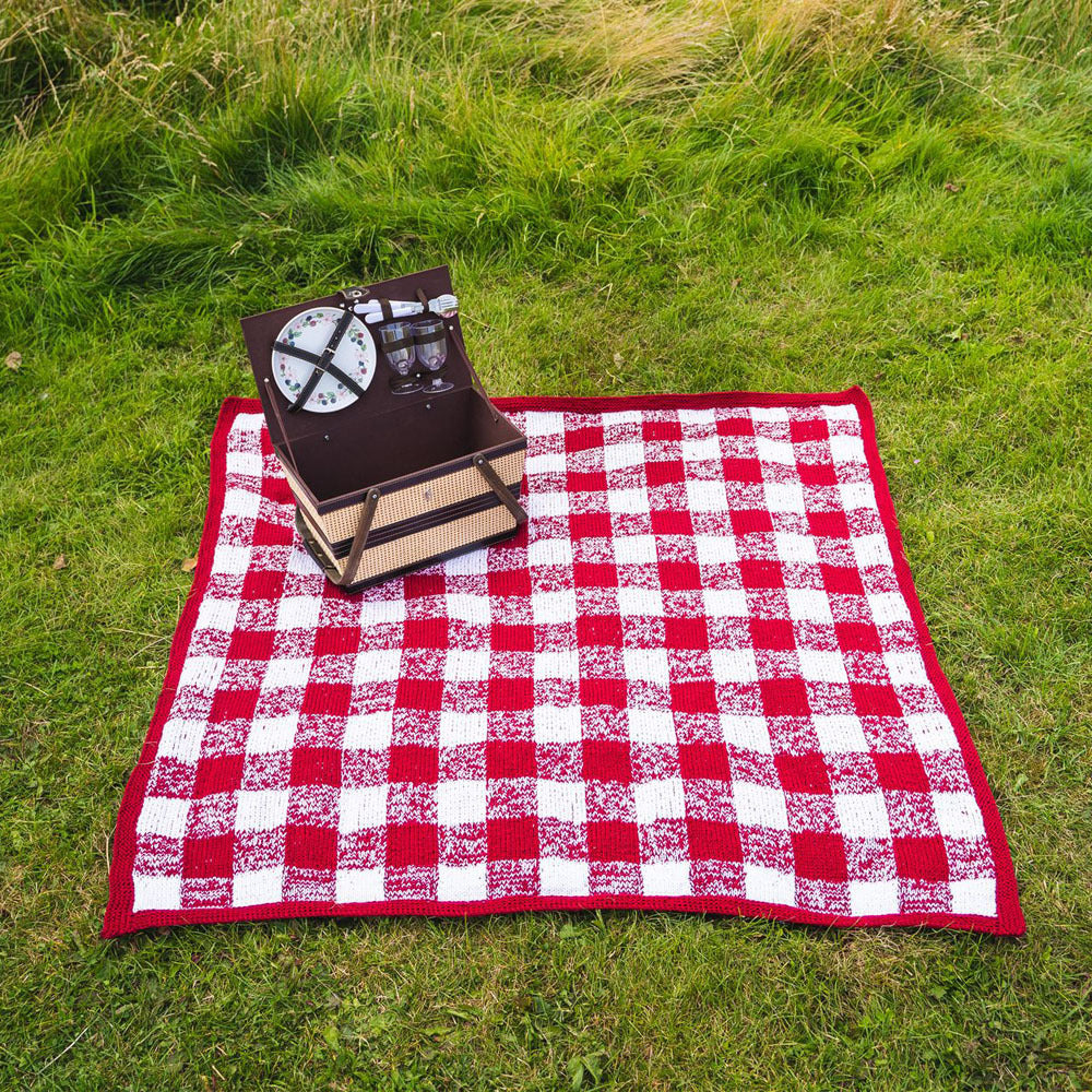 Deramores Gingham Blanket Knitting Pattern