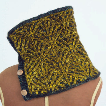 Deco Fans Cowl in Malabrigo Mecha - PDF