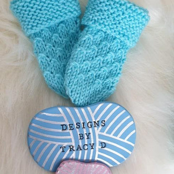 Ceri Unisex baby knitting pattern cardigan, hat, mitts and booties 0-6mths 18" chest