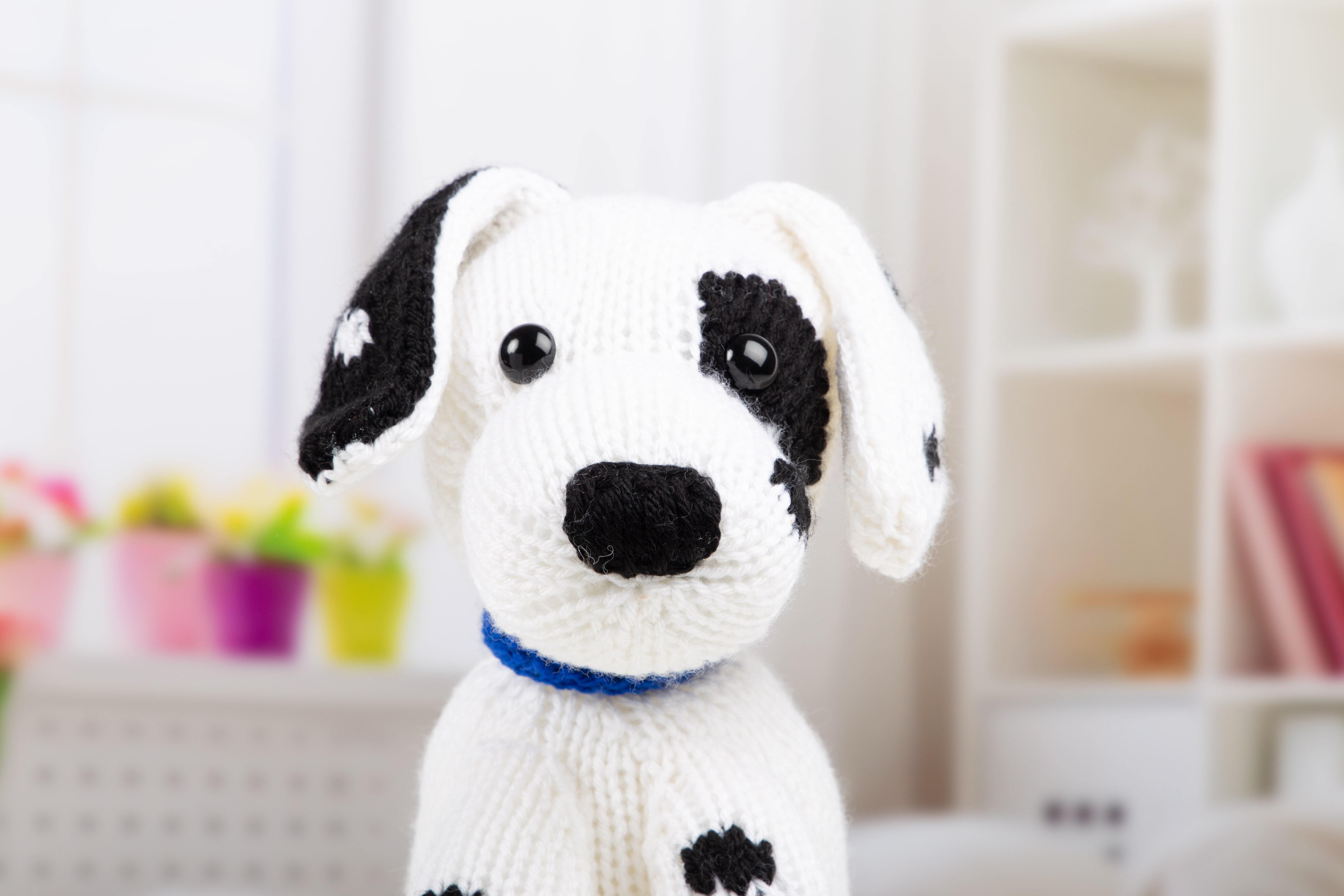 Deramores Dalmatian Toy Knitting Pattern