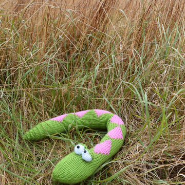 Deramores Susie the Snake Toy Knitting Pattern