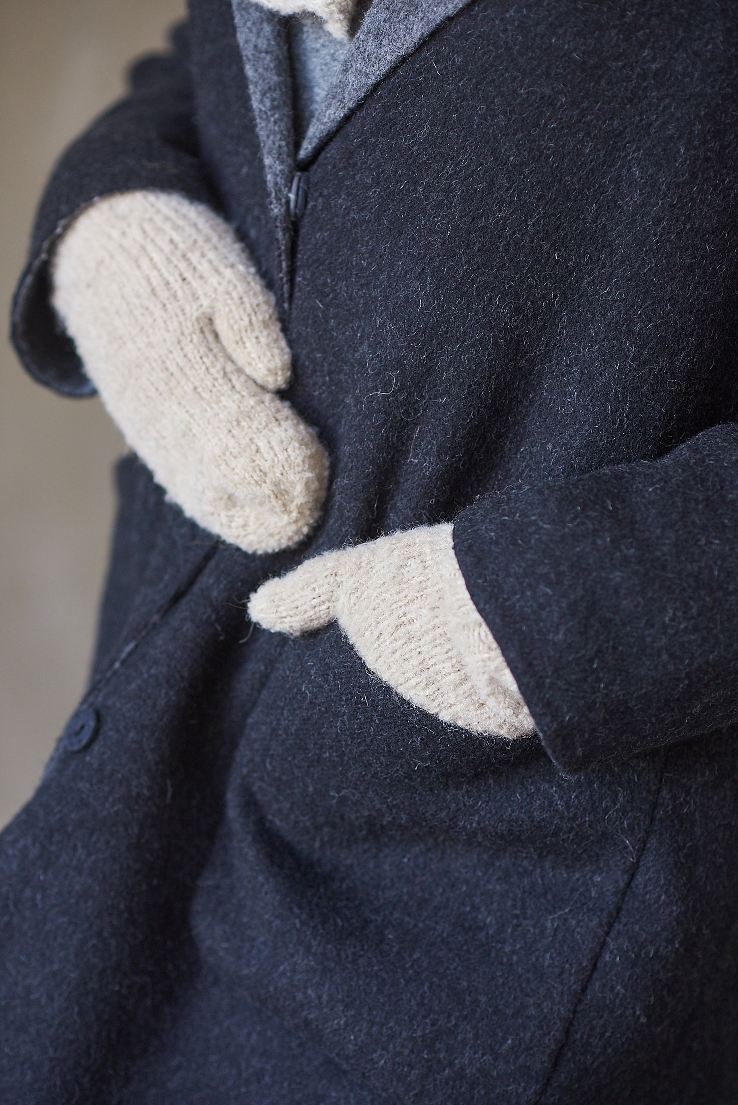 BrisÃƒÂ© Hat & Mittens Accessory Knitting Pattern
