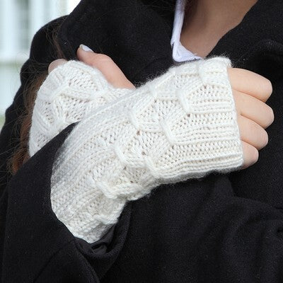Valley Yarns Smocked Cable Hat and Mitts Knitting Pattern